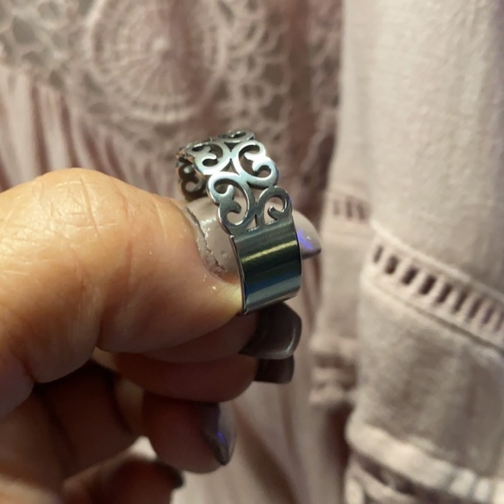 Silver Ring - Picture 2 of 4
